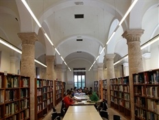 Biblioteca pública Valencia calle Hospital(7)-Trabalibros